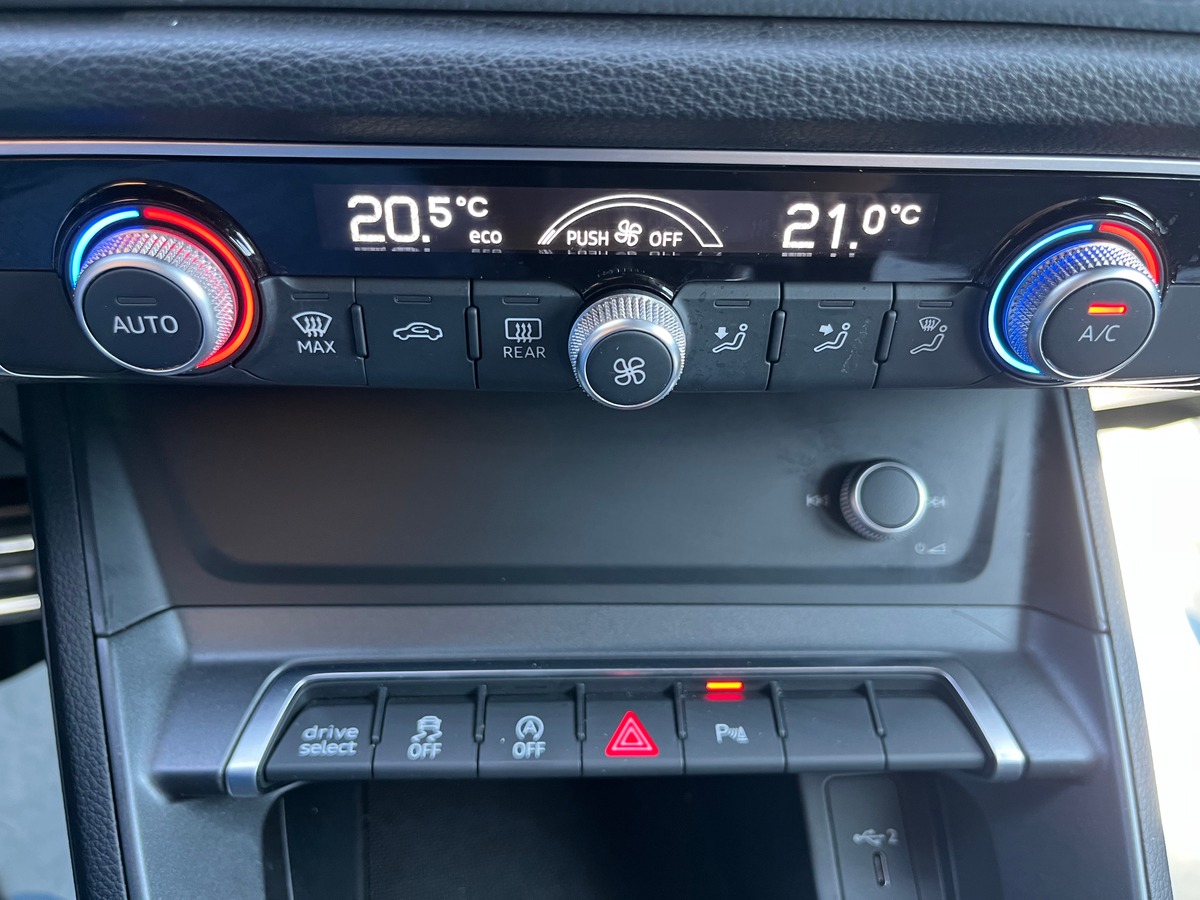 Audi Q3 35 2.0 TDI S Tronic7 150 S LINE Boîte automatique