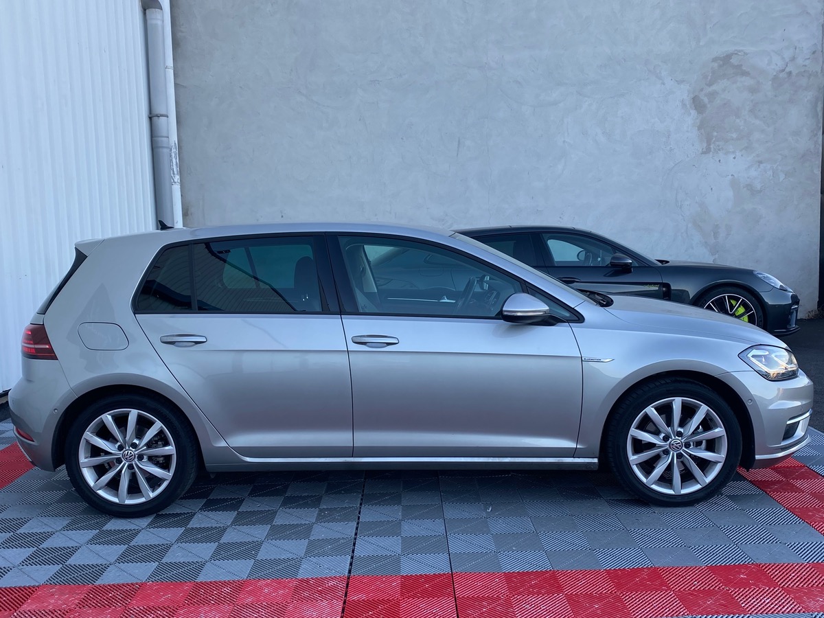 Volkswagen Golf VII 1.5 130 CARAT CAM/CARPLAY  a