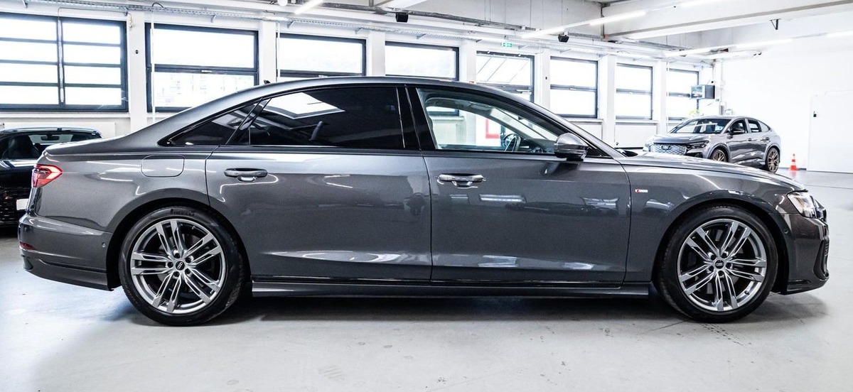 Audi A8 IV 60 TFSI e 462ch Avus quattro tiptronic 8 Toit ouvrant Bang&Olufsen