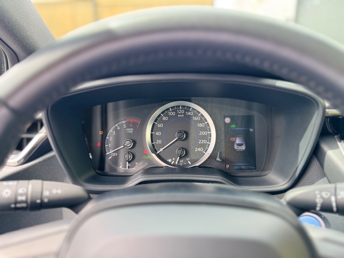 Toyota Corolla 1.8 VVT-i 122 HSD CVT 98 cv Boîte auto - DEMARRAGE A CLE - CLIMATISATION