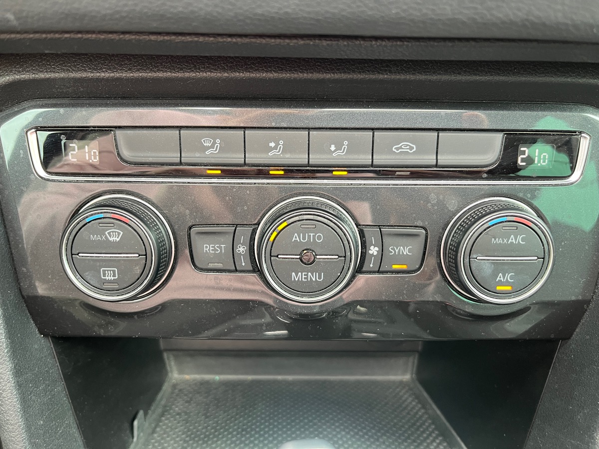 Volkswagen Tiguan 2.0 TDI 150ch DSG7 CARAT R-LINE , Suivi complet, Toit ouvrant, I-Cockpit