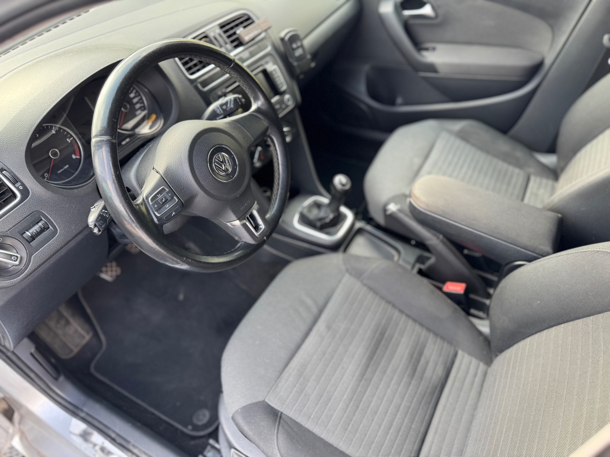 Volkswagen Polo V 5 1.2 TDI 75 cv - IDEAL JEUNE PERMIS - BLUETOOTH  - RADAR DE RECUL