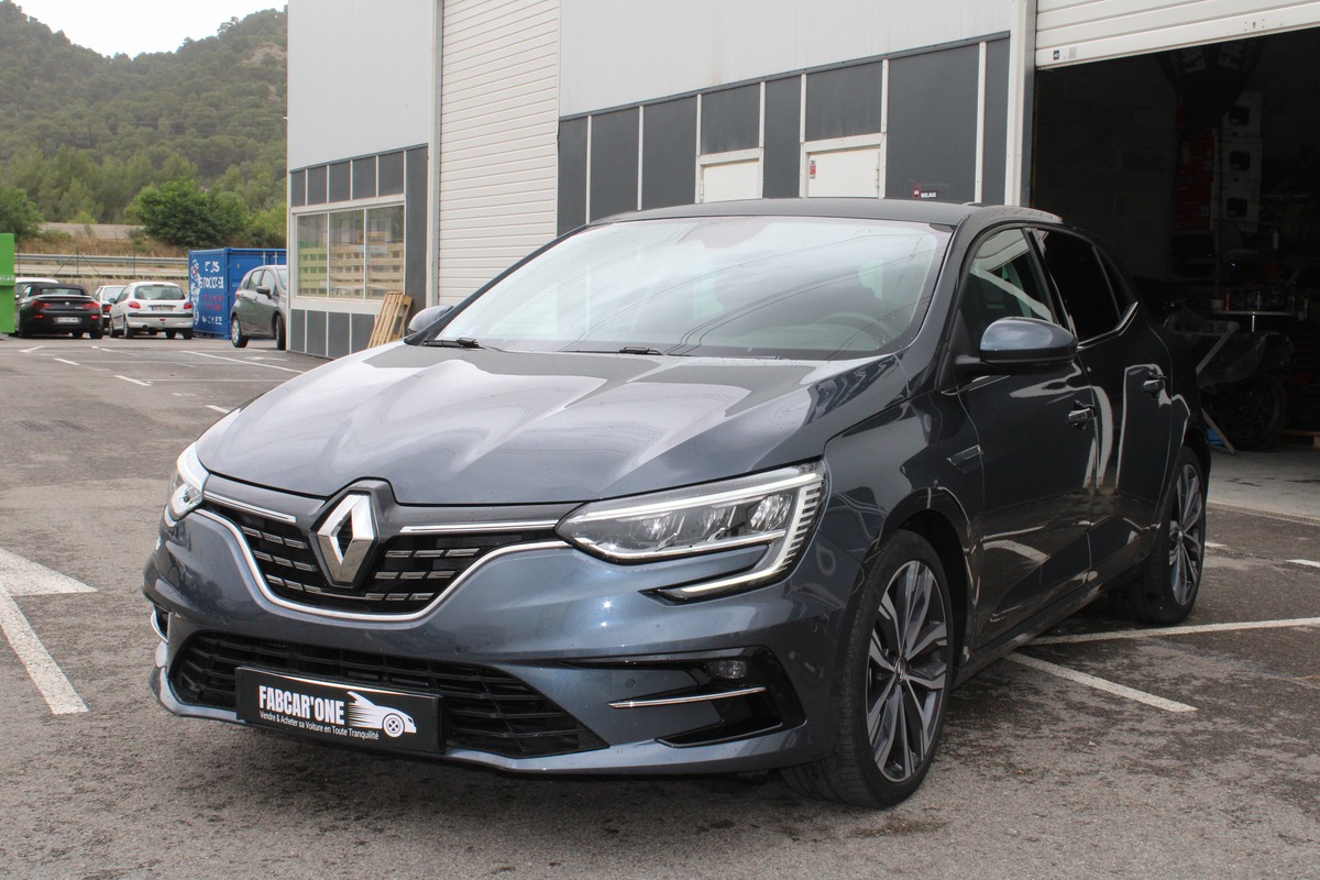 RENAULT Megane IV 1.3 TCe 140ch EDC7 Intens Suréquipée