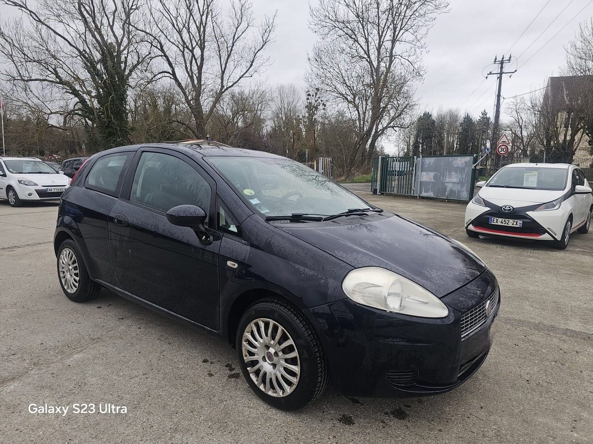 Fiat Punto 1.2 60 CH PAIEMENT EN 4,10 FOIS JUSQU'A 3500 