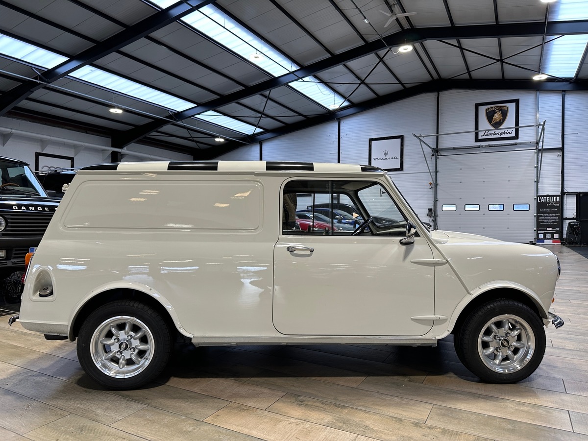 Mini Mini Morris 1300 Van Break Collection