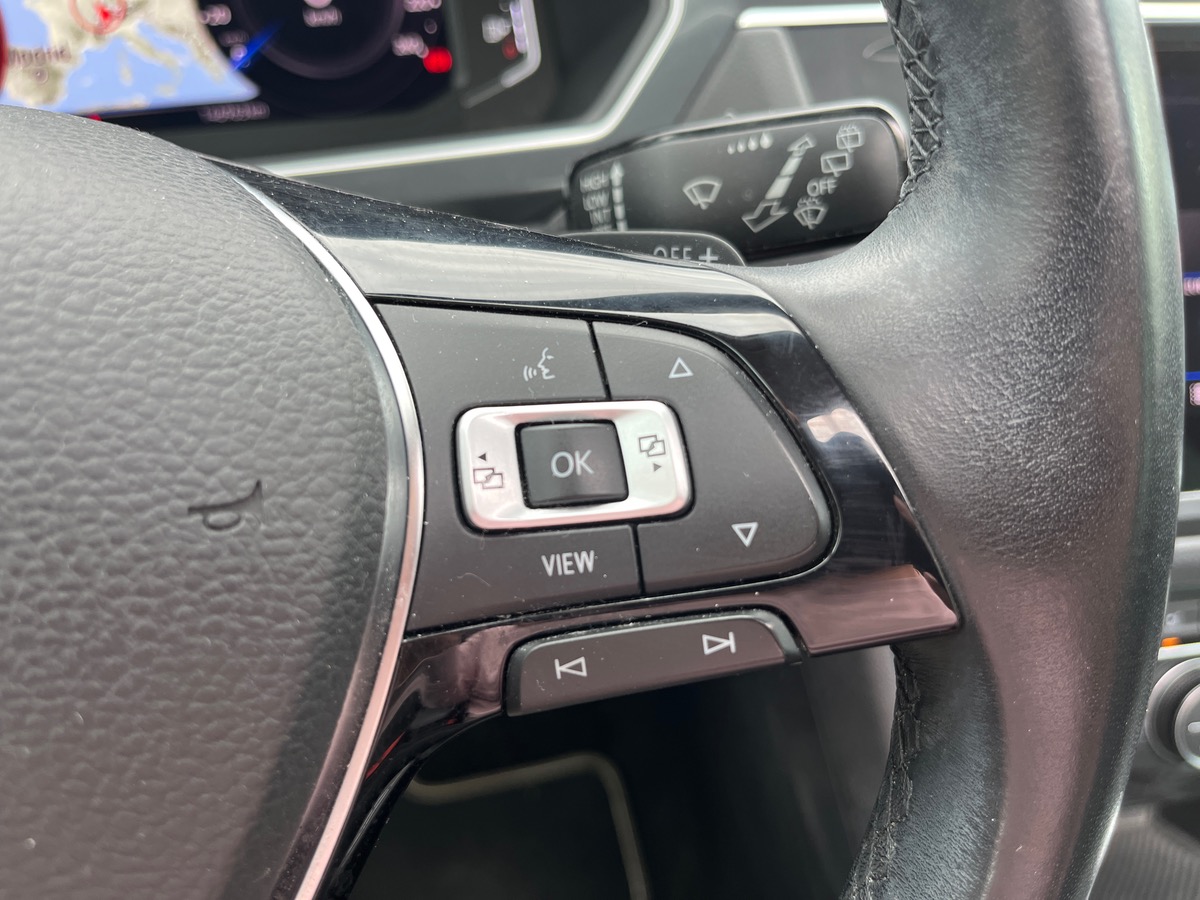 Volkswagen Tiguan 2.0 TDI 150ch DSG7 CARAT R-LINE , Suivi complet, Toit ouvrant, I-Cockpit