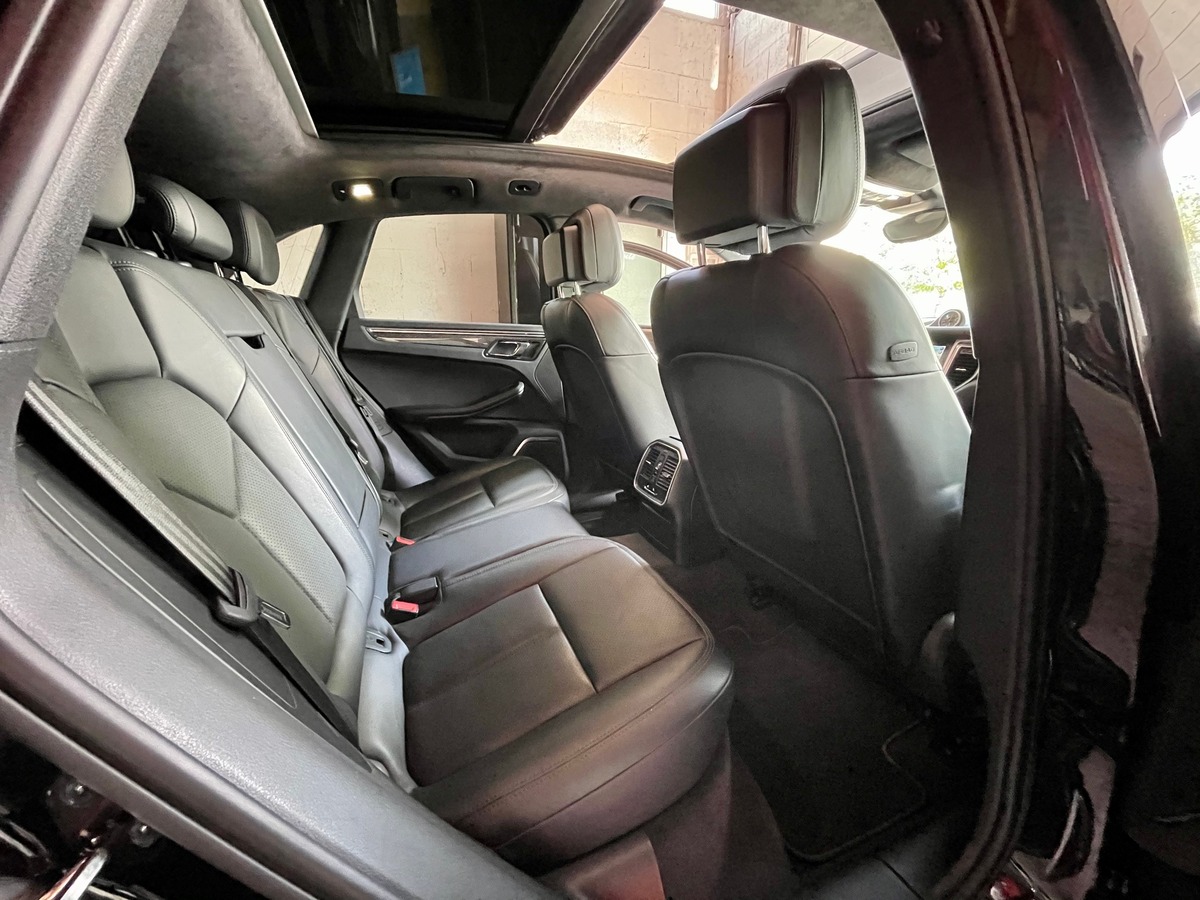 Porsche Macan 3.6 V6 TURBO 400 Full Options a