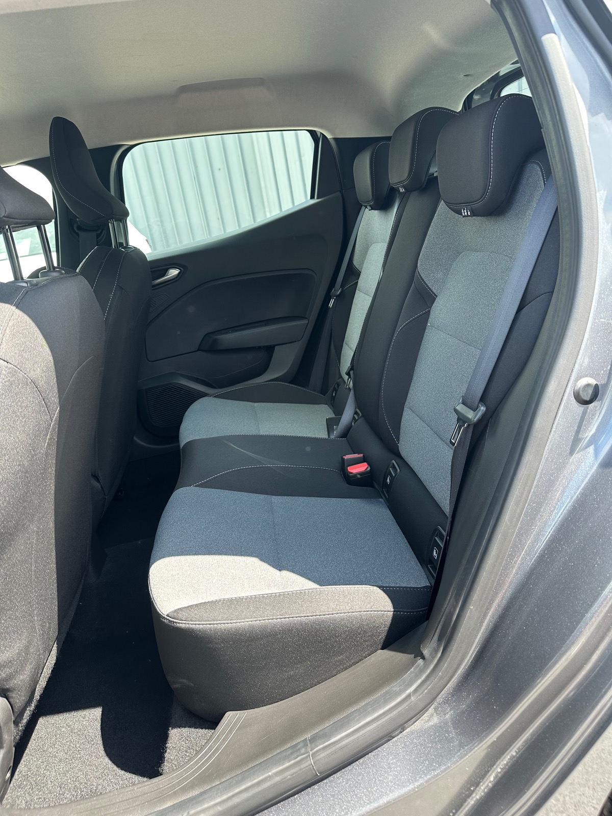 RENAULT Clio V FACELIFT 1.0 TCE 90CH / PRIX HORS TAXE POUR L'EXPORT