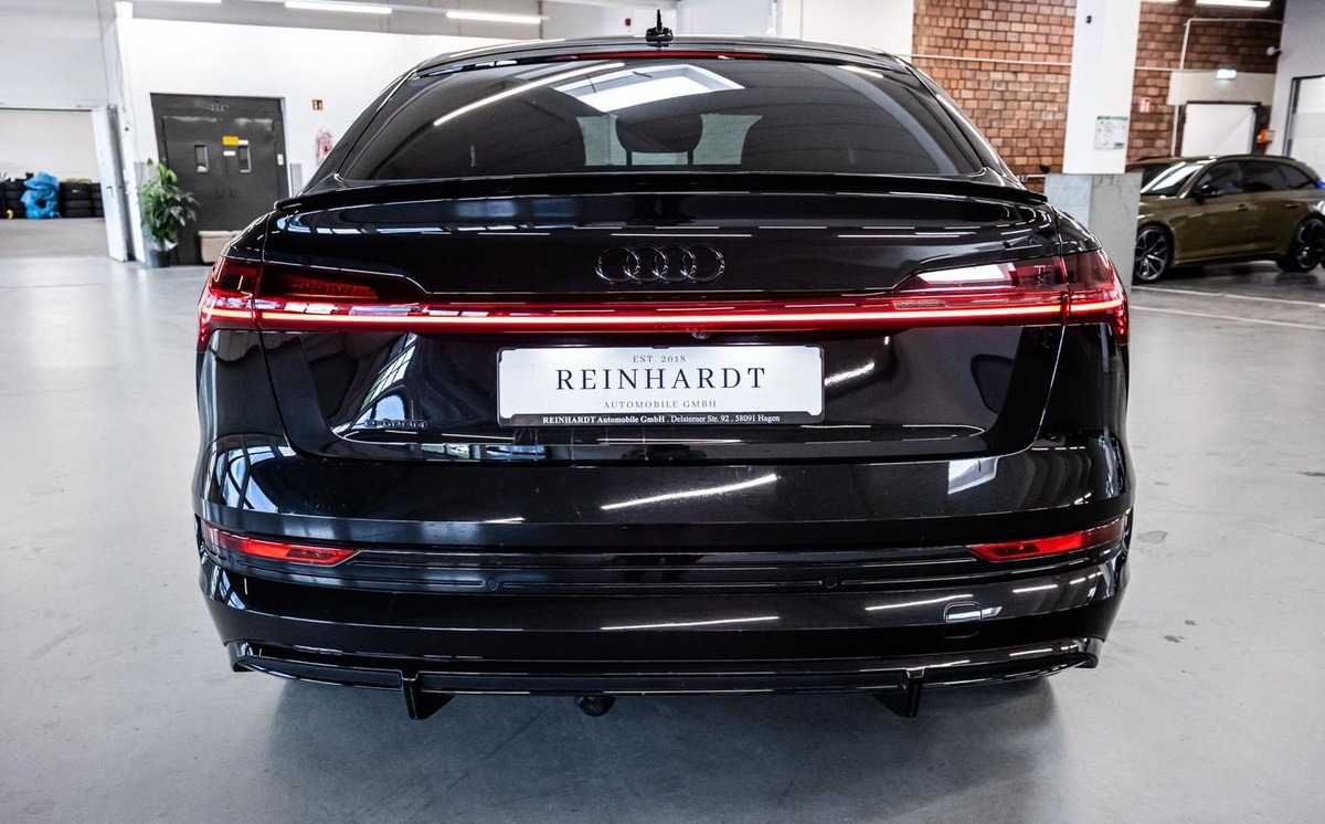 Audi e-tron Sportback 55 408ch S Line e-quattro Black Edition Bang&Olufsen Toit ouvrant