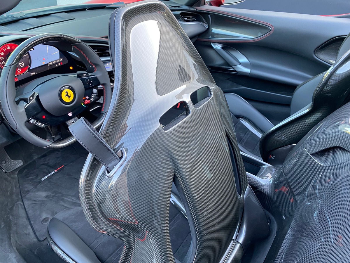 Ferrari SF90 SPIDER / TVA / 1ERE MAIN / 300 KMS