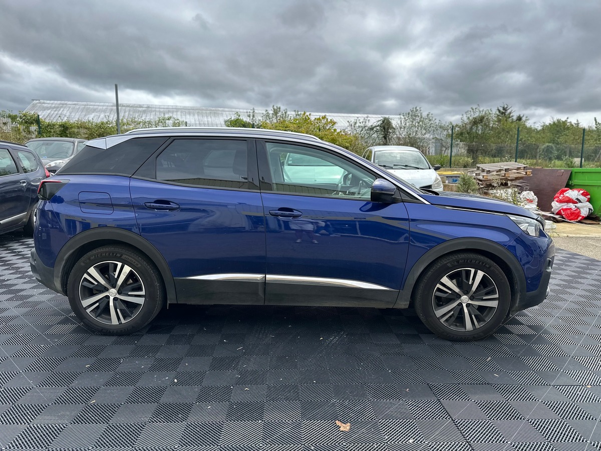 Peugeot 3008 ALLURE 2.0 BlueHDi 150 cv MOTEUR FIABLE - APPLE CARPLAY - CAMERA DE RECUL