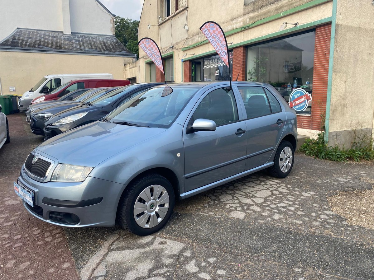 Skoda Fabia 1.2L 65CV ESSENCE CONFORT REGULATEUR CLIM BLUETOOT