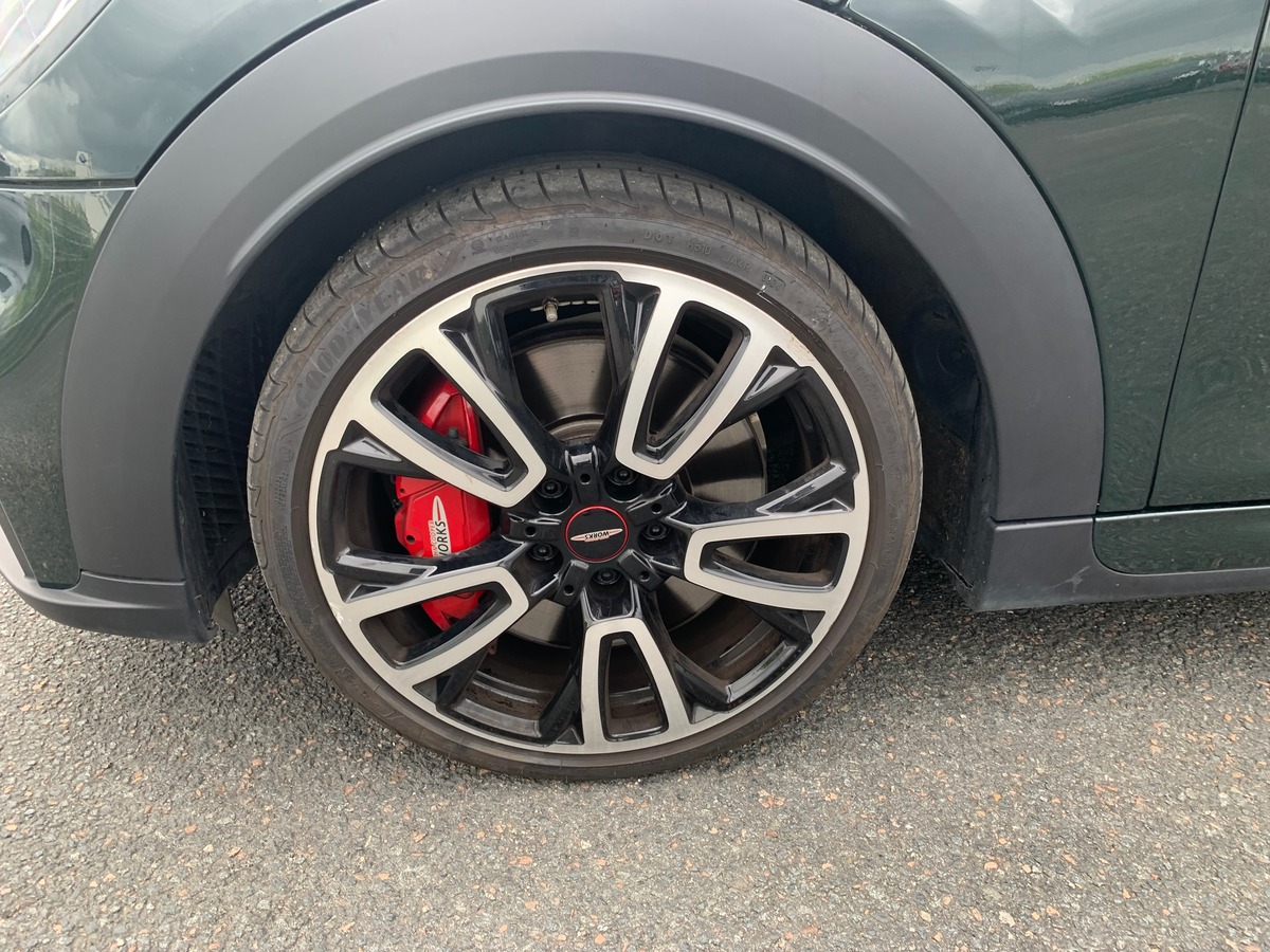 Mini Cooper JCW 231 CHEVAUX