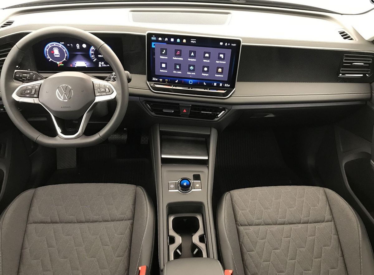 Volkswagen Tiguan NOUVEAU 1.5 eTSI 150CV DSG7 LIFE PLUS  Prix catalogue 52 275,00 € TTC