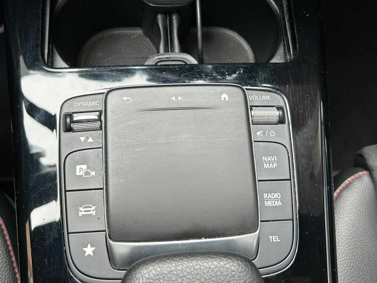 Mercedes-Benz Classe A IV 250 E 8CV AMG LINE 8G-DCT (Full Options)