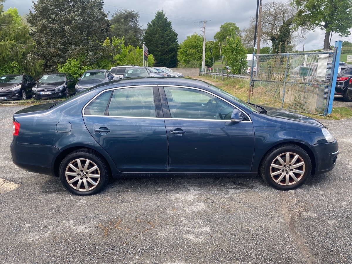 Volkswagen Jetta 2.0 tdi 140cv dsg 209002kms