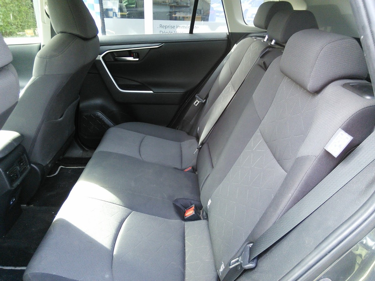 Toyota RAV4 V 2.5 VVT-iE 16V 218 Hybrid 2WD E-CVT 177 cv Boîte auto
