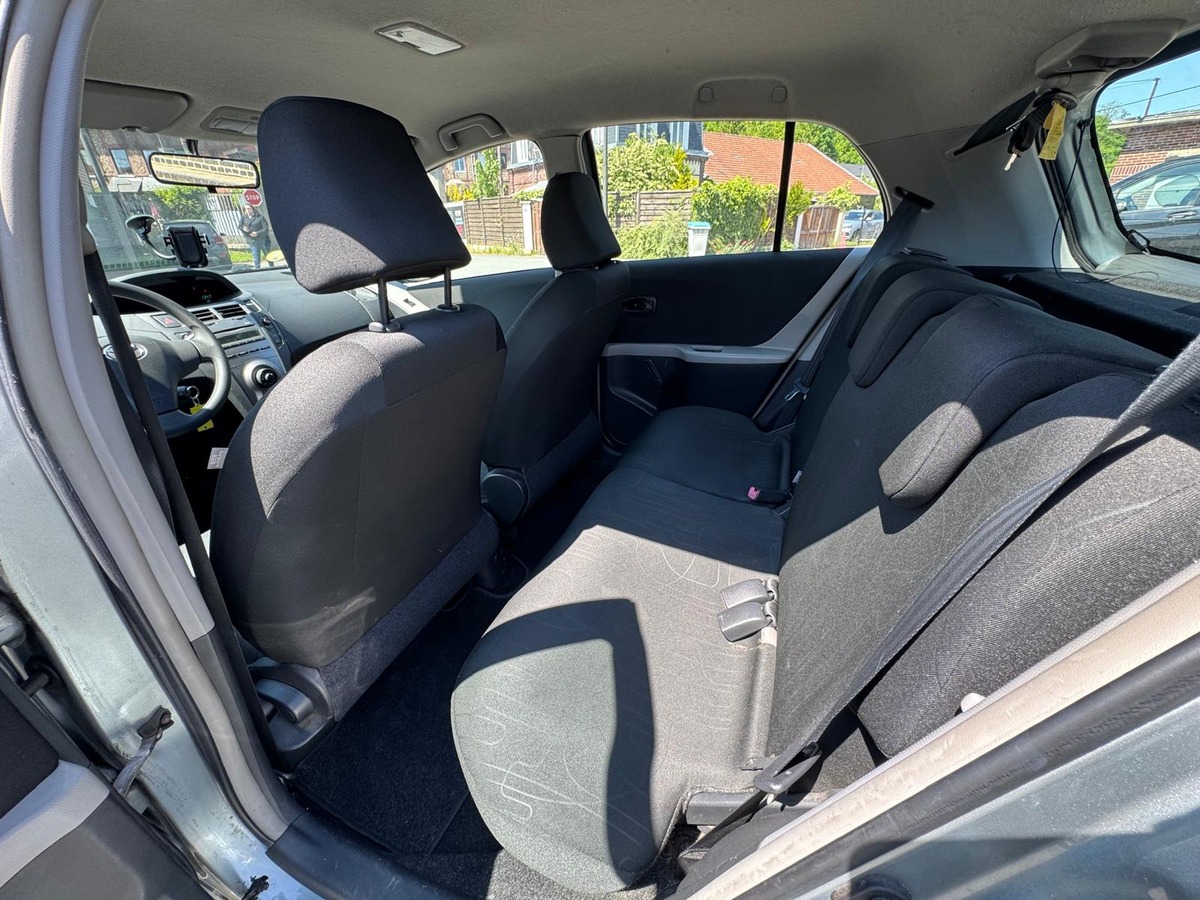 Toyota Yaris 2 France 5 portes 1.0 VVTi 68 cv