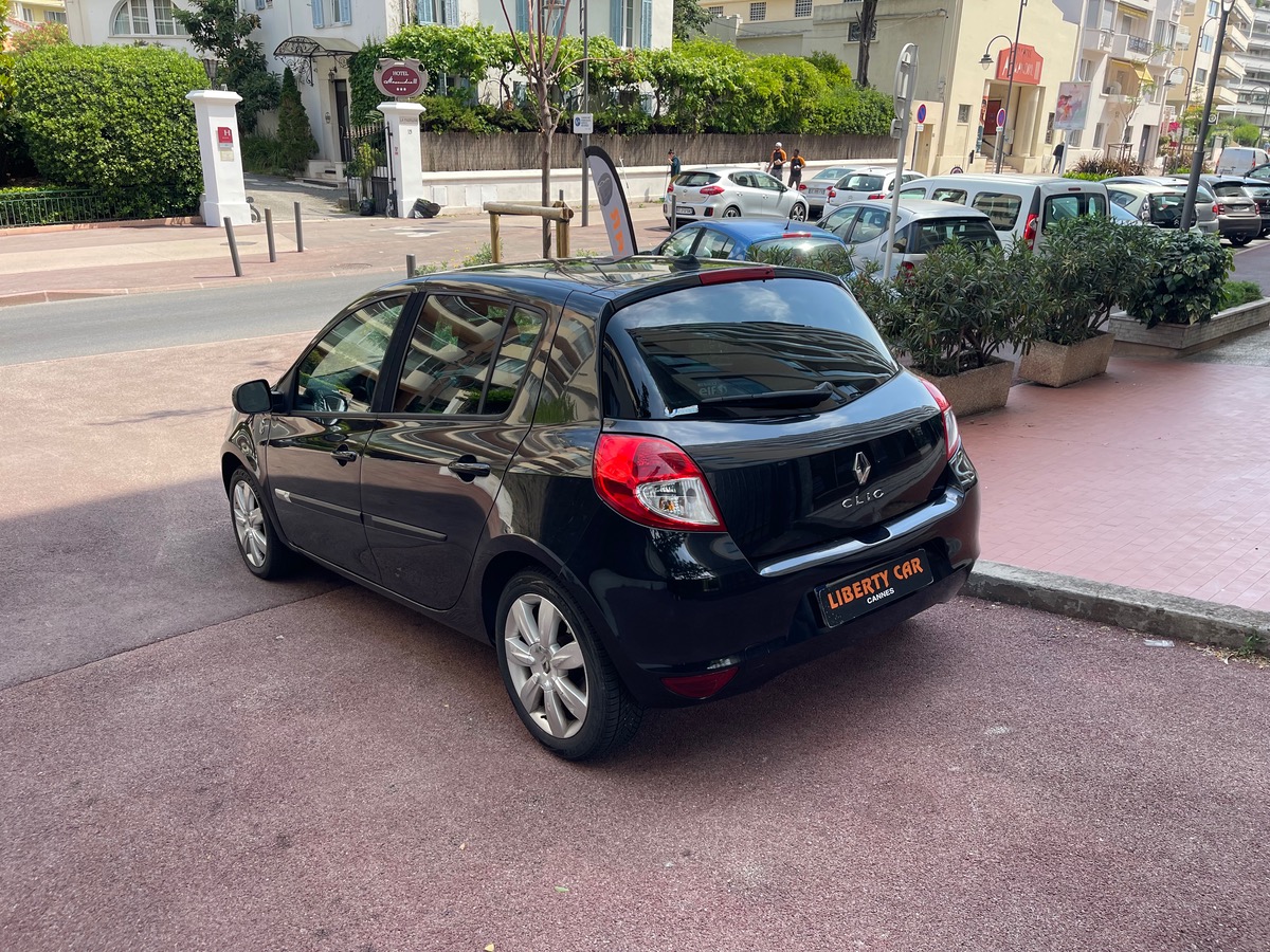 RENAULT Clio 1.6 i 111 cv / Phase 2 / Boîte auto / 5 Portes / Stade De France / GPS/ Clim