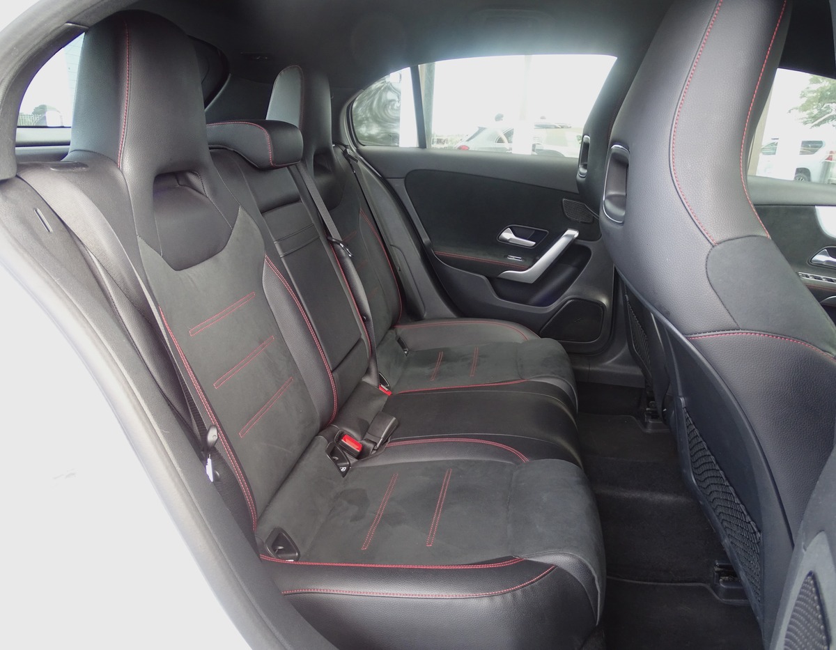Mercedes-Benz Classe A 200d 150 Ch AMG Line 8G-DCT ( Pack Premium / Sièges chauffants / Sono Focal )