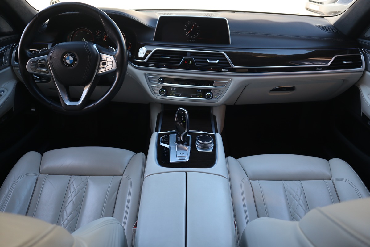 Bmw Série 7 730d xDrive 265 CV 3.0 Exclusive - Française - Entretien Complet