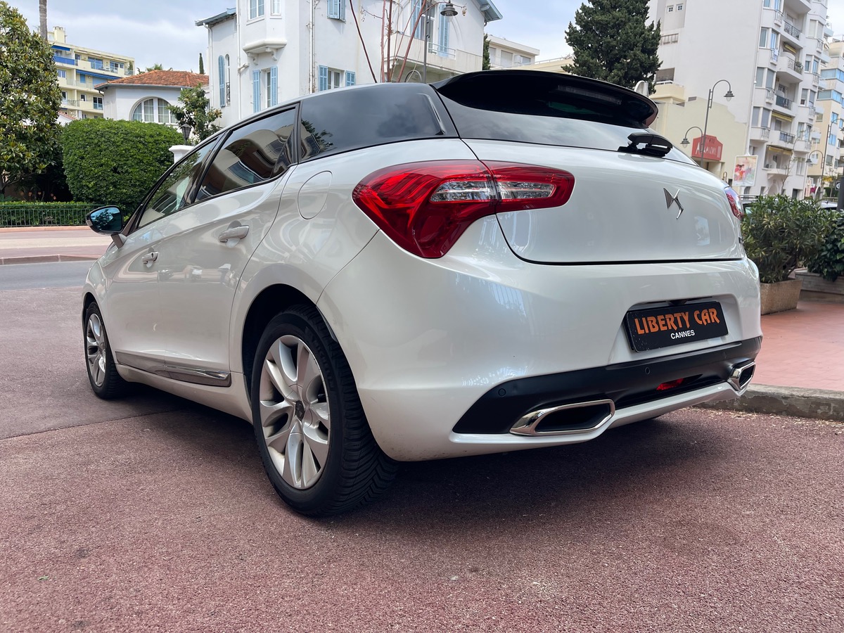 Citroën DS5 1.6 THP 165 CV / Toit Panoramique / Sport Chic / Cuir Alcantara / Caméra / GPS