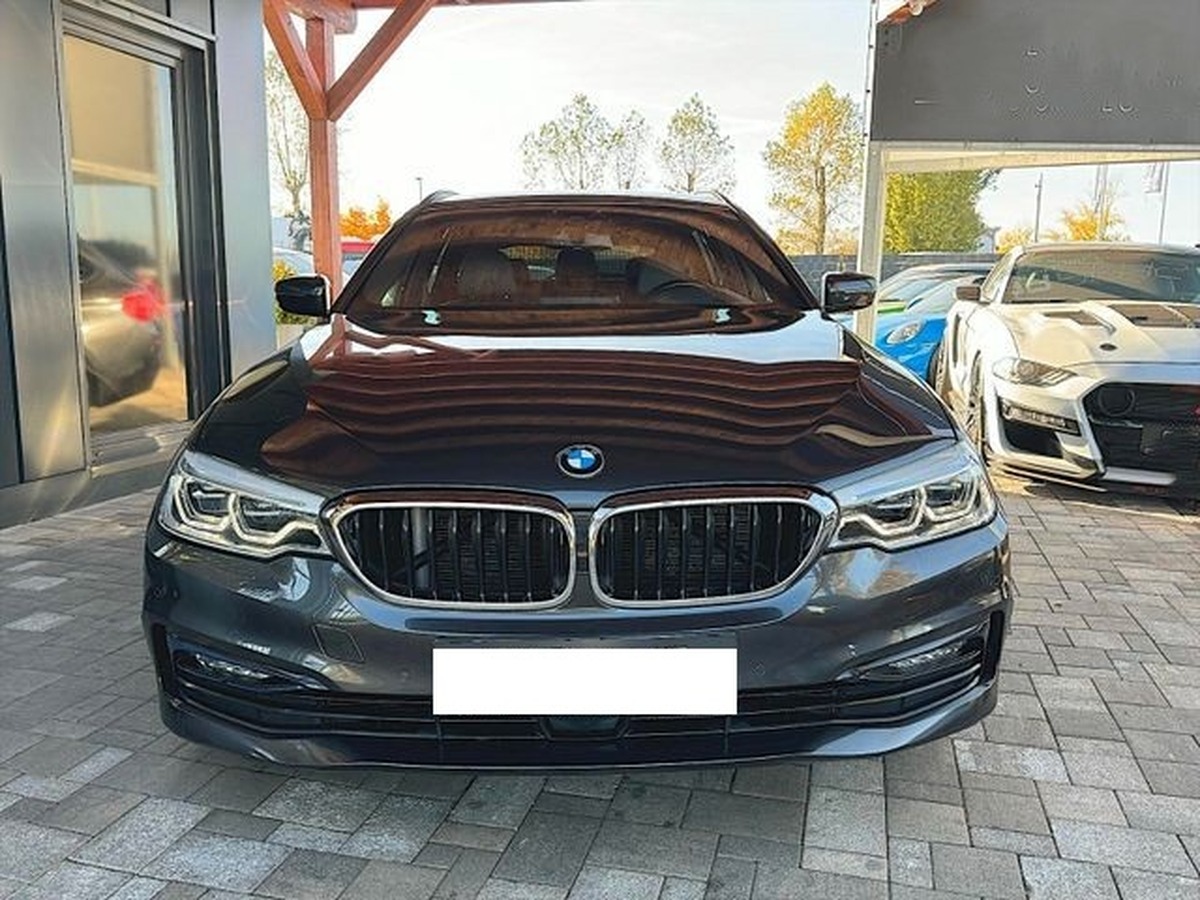 Bmw 520D Sport Line *ACC*LED*DAB*H&K*.