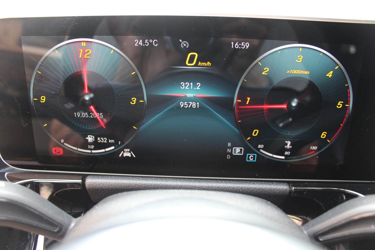 Mercedes Benz CLASSE B III 180 D AMG LINE 7G-DCT  (attelage)