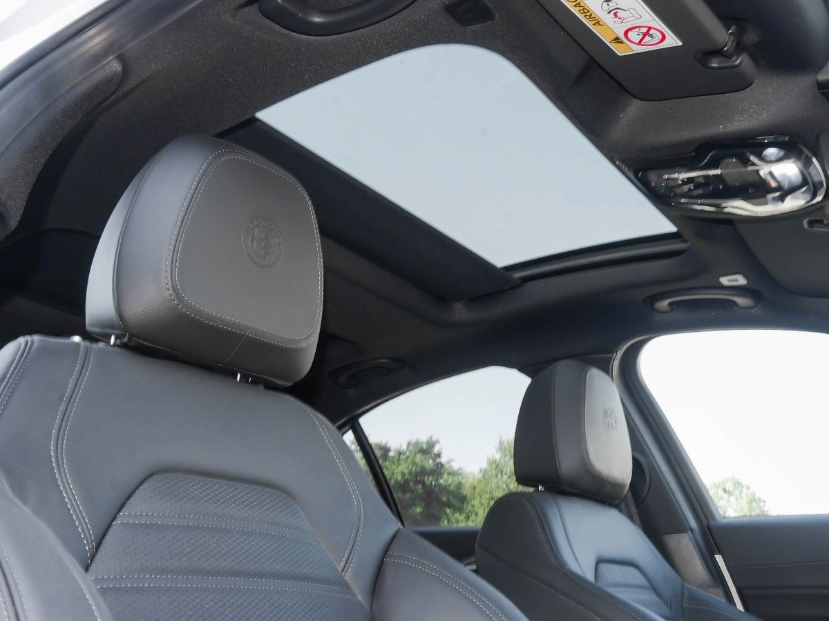 Alfa Romeo Giulia 2.0 TB 280ch Veloce Q4 AT8 Toit ouvrant Harman-Kardon
