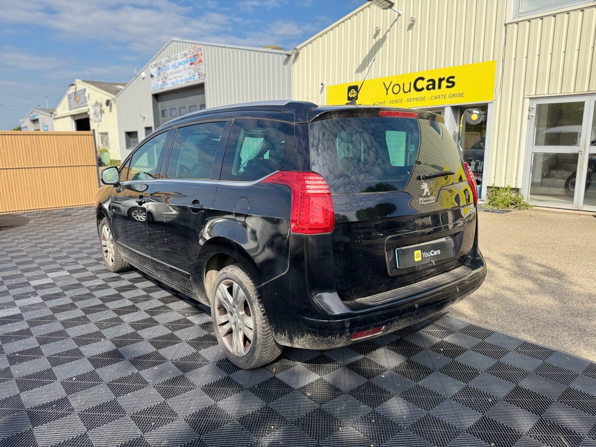 Peugeot 5008 Phase 2 1.6 156 cv Boîte auto 7 PLACES - TOIT PANORAMIQUE - SIEGES CHAUFFANTS