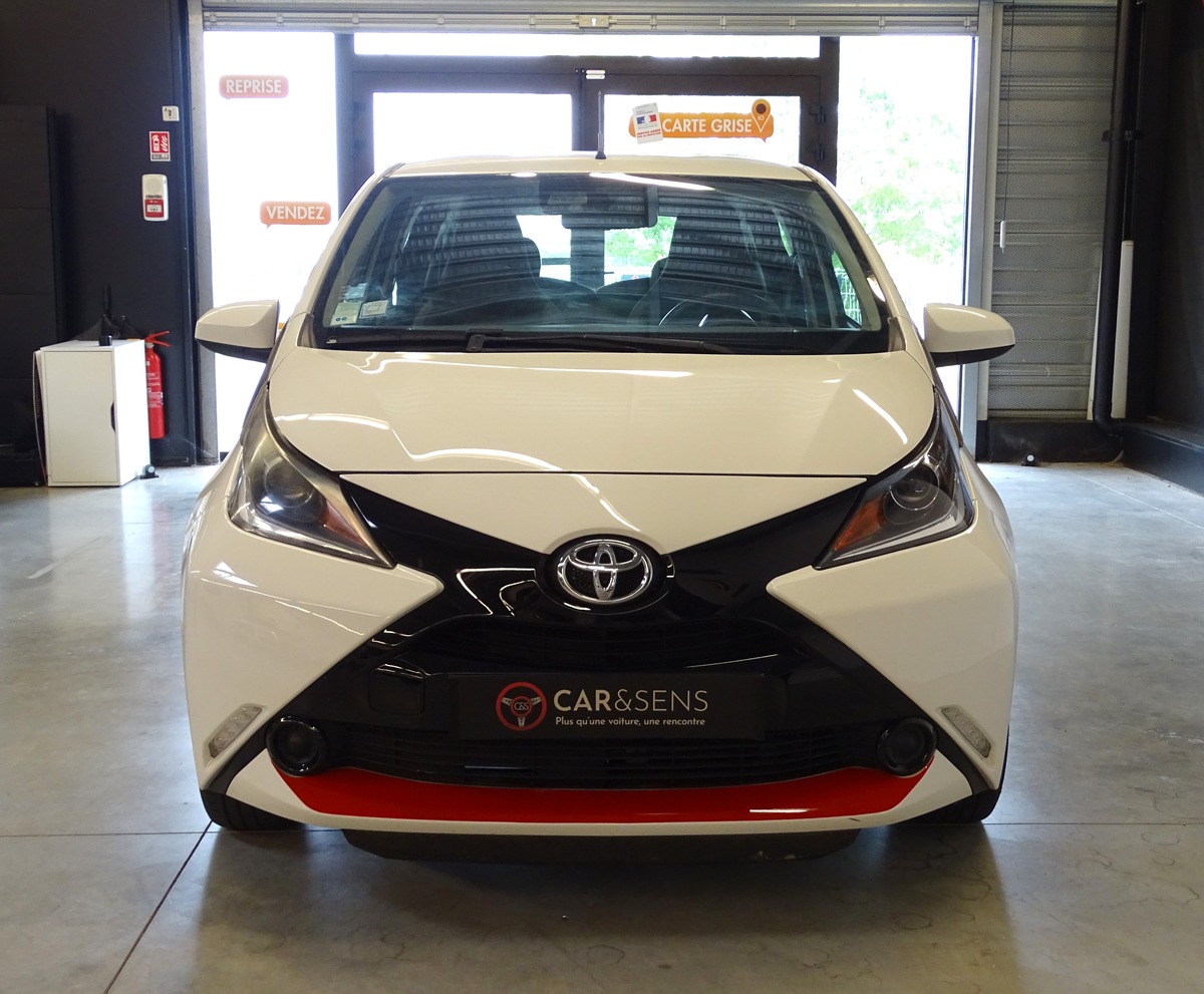 Toyota Aygo II 1.0 VVT-I 69 Ch X-PLAY 5P ( Caméra de recul / Régulateur / Clim )