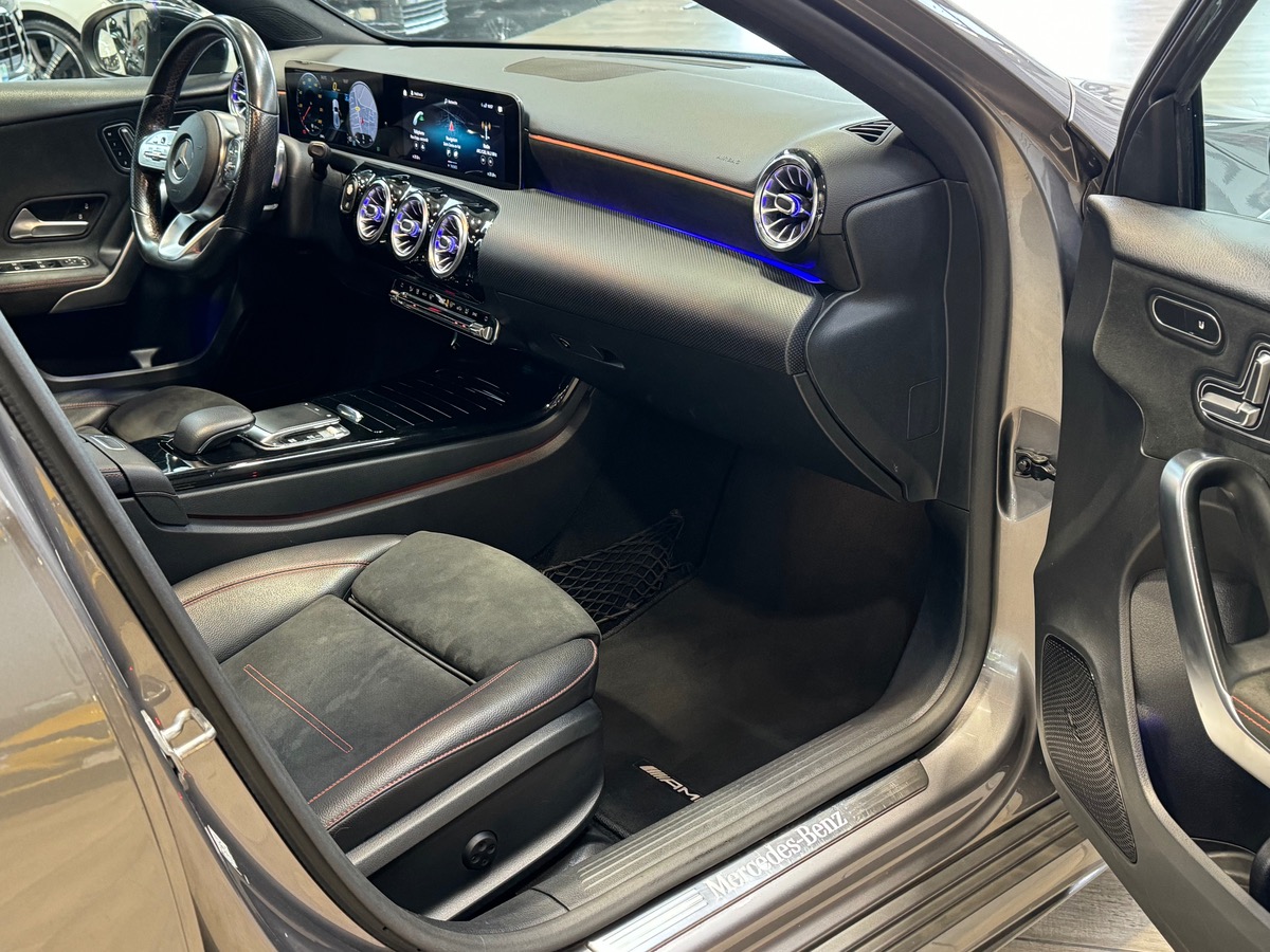 Mercedes-Benz Classe A 180D 7G-TRONIC 116CV AMG LINE TOIT OUVRANT