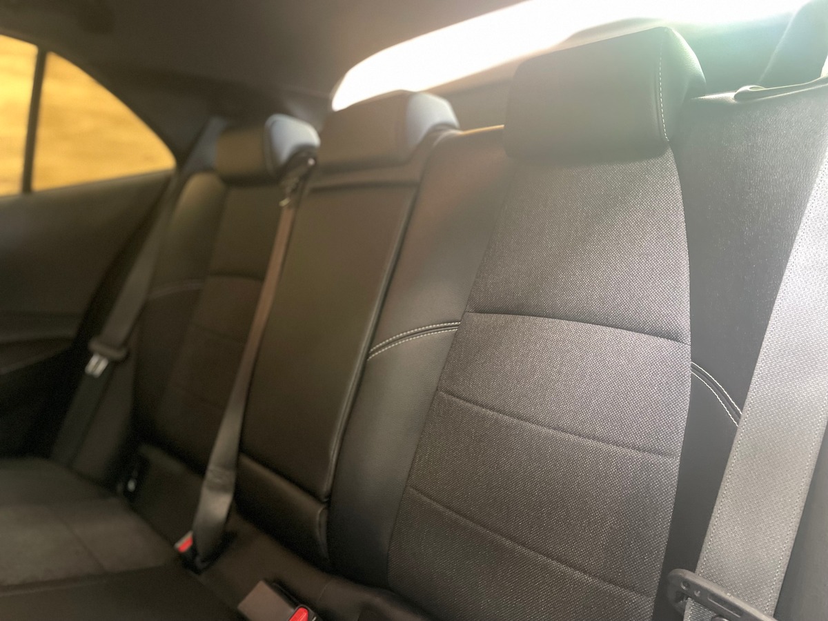 Toyota Corolla 1.8 FULL-Hybride design