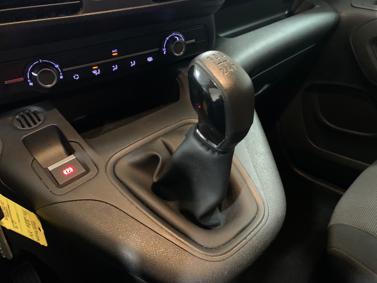 Peugeot Partner III (2) FOURGON 1.5 BLUEHDI 100 S&S 650KG STANDARD ASPHALT