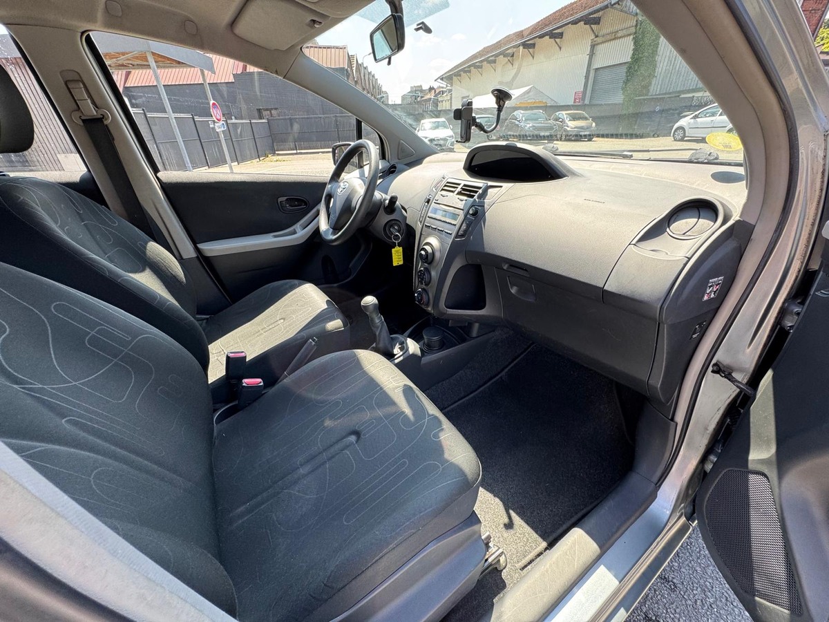 Toyota Yaris 2 France 5 portes 1.0 VVTi 68 cv