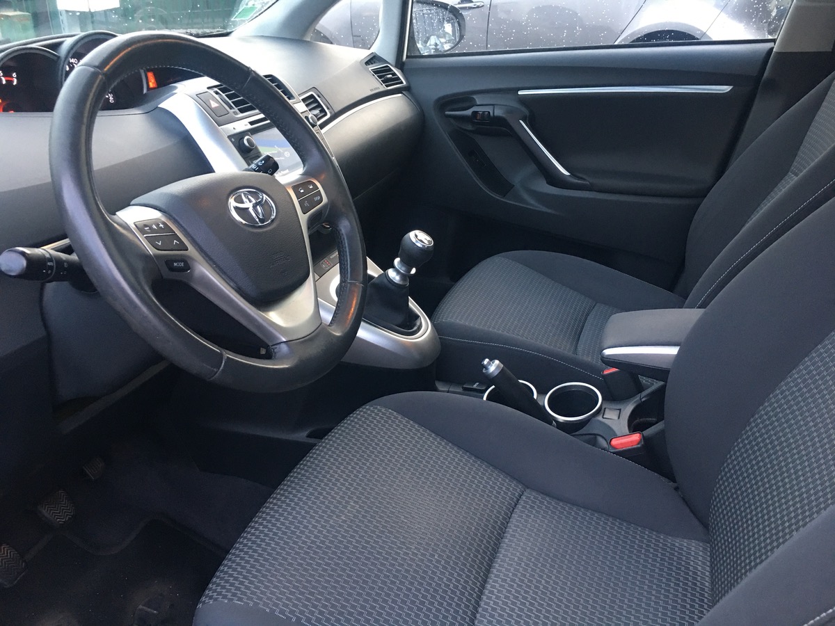 Toyota Verso 2.0 D-4D 112 CV dynamique 4XCB