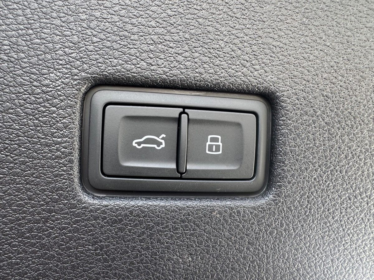 Audi Q8 60 TFSIE COMPÉTITION QUATTRO TIPTRONIC 8