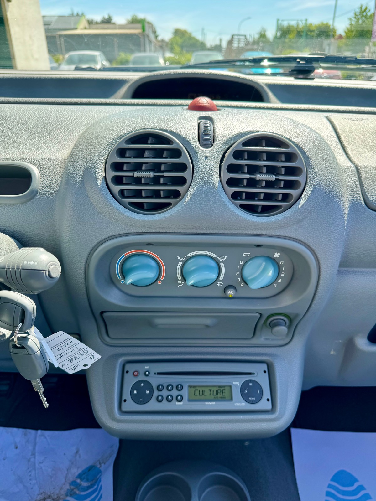RENAULT Twingo 1.2 EMOTION 60 CV FAIBLE KILOMÉTRAGE SUIVI CONCESSION