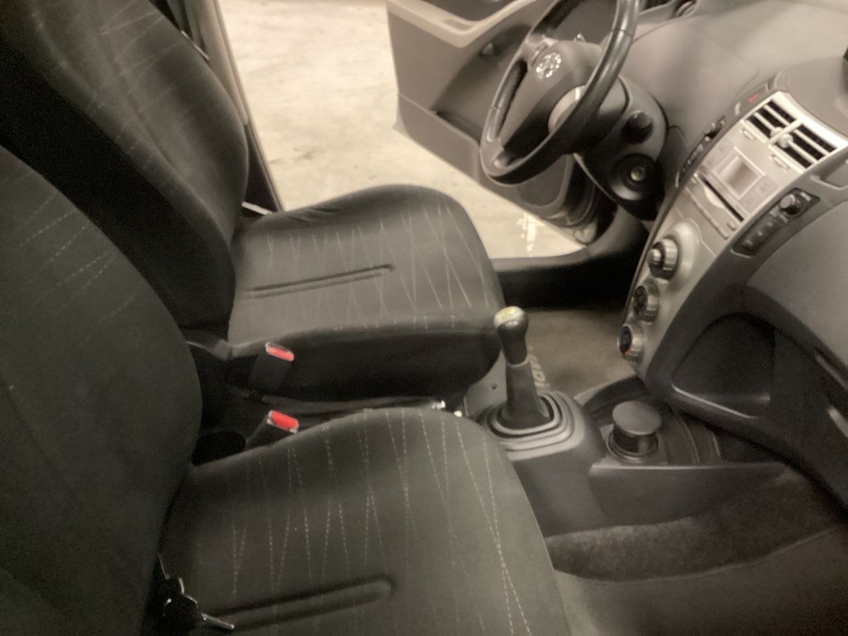 Toyota Yaris II 1.3 VVTi 87