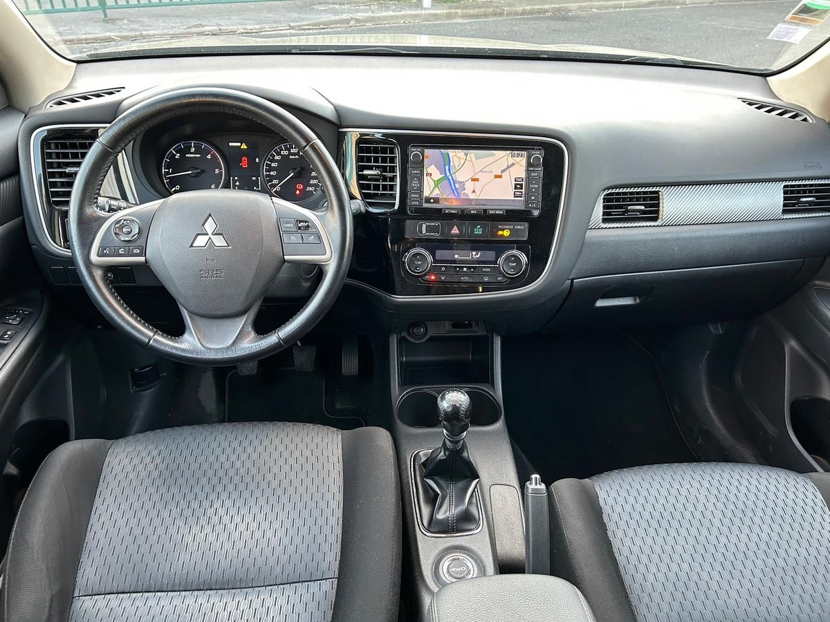 Mitsubishi Outlander 2.2 DI-D 150 CV 4WD 7 places 4XCBB 
