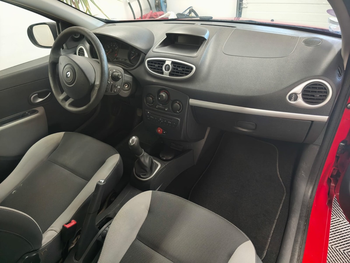 RENAULT Clio 1.2 16V - Première main - Suivi complet Renault -
