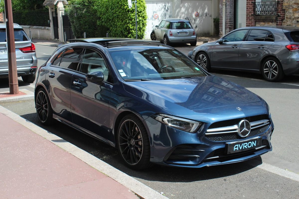 Mercedes-Benz Classe A IV 35 AMG  306 CV 4MATIC 7G-DCT Toit Ouvrant/ Burnmatser / keyless Go....