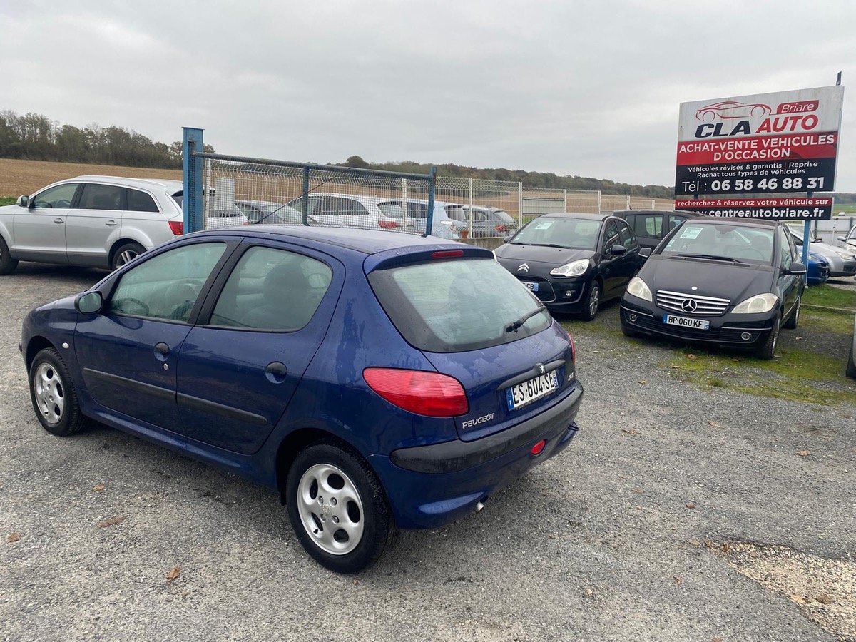 Peugeot 206 1.4i 75cv boîte automatique faible km 