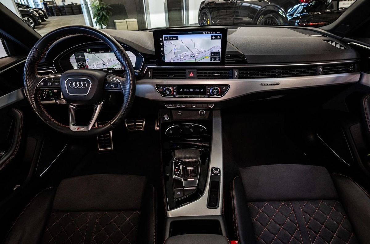 Audi A4 Avant V 40 TDI 204ch S line quattro S tronic 7