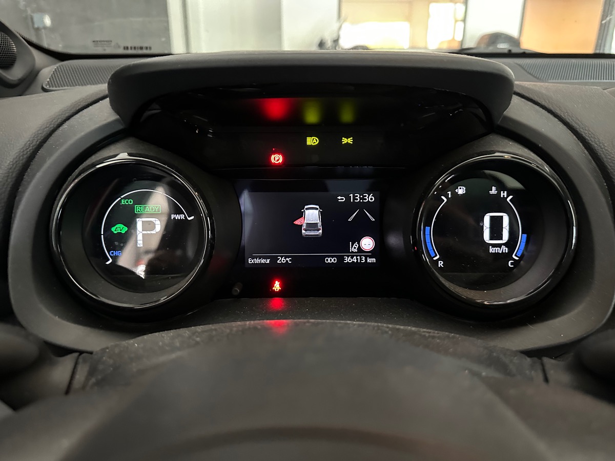 Toyota Yaris PREMIERE 1.5 VVTI 12V 116 HSD Hybrid E-CVT 92 cv Boîte auto