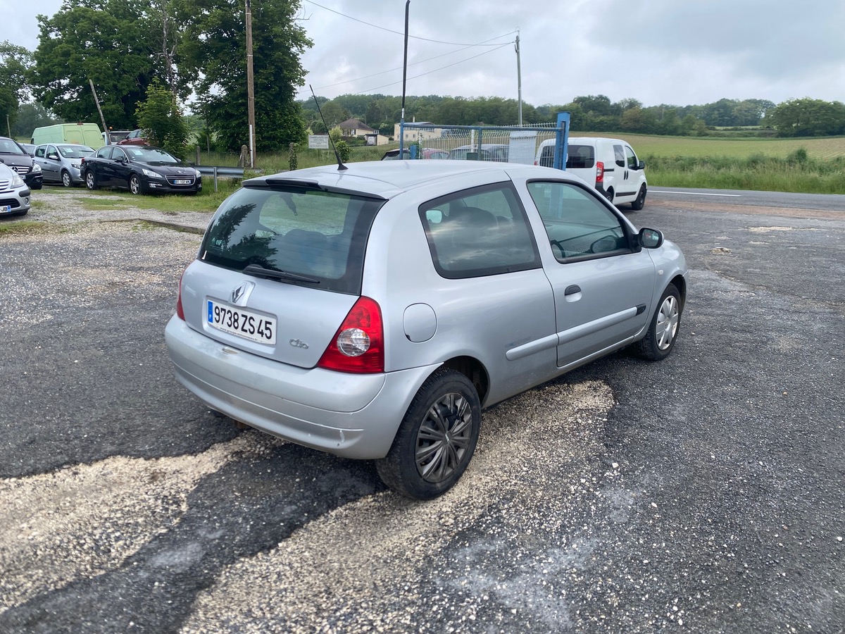 RENAULT Clio 1.5 dci 80cv extrêmes 5 places  ct ok moteur changer 180010km