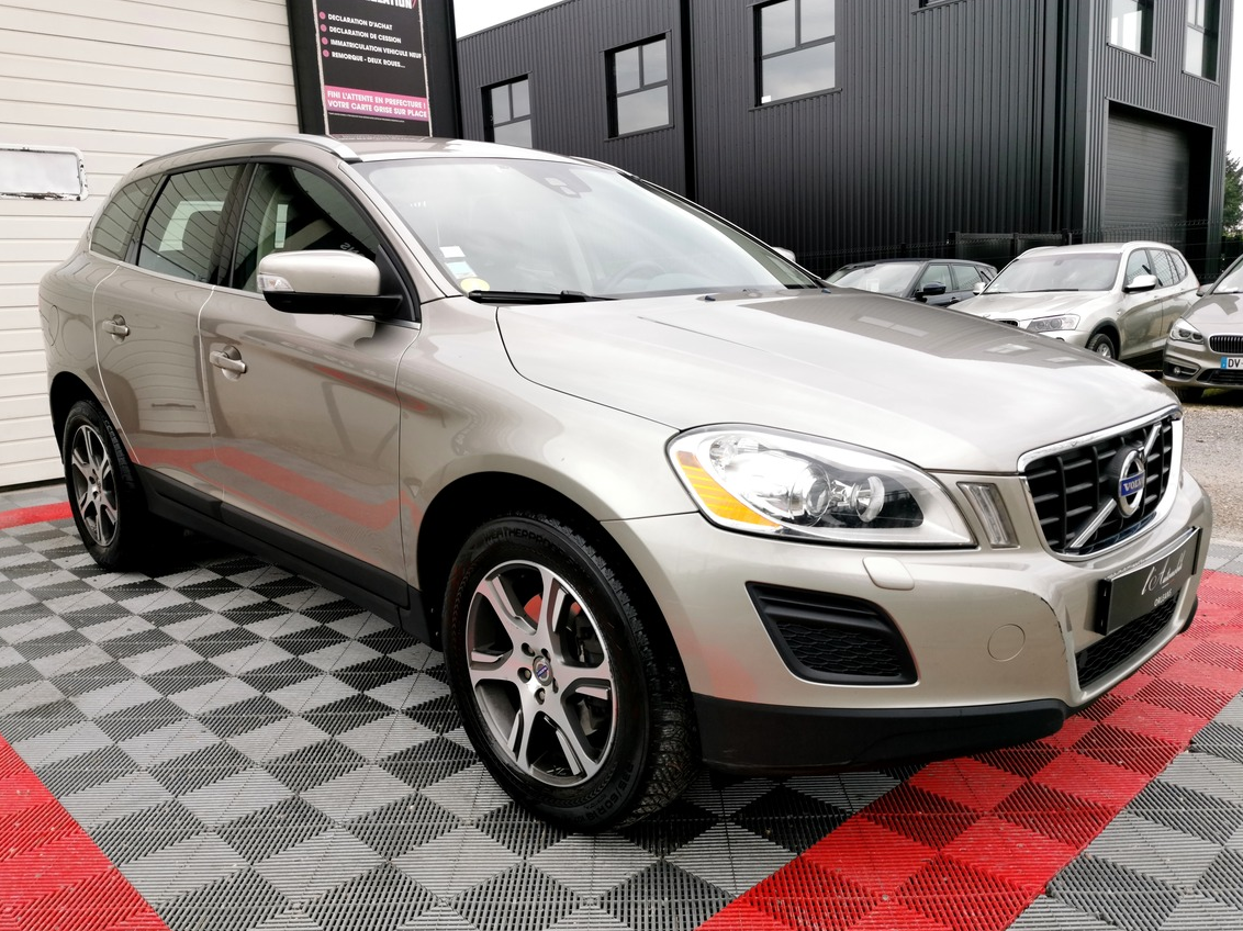 Volvo XC60 D4 MOMENTUM 163 GEARTRONIC 1°MAIN C