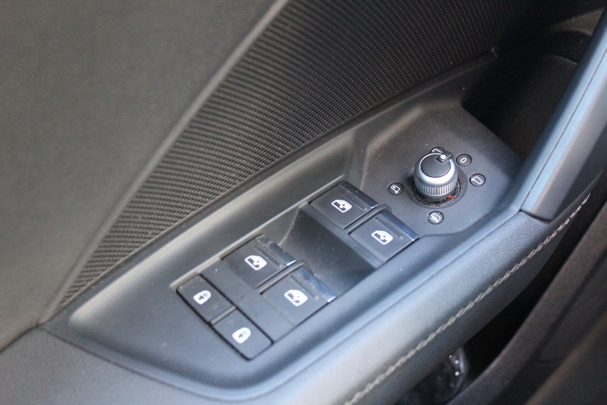 Audi A3 IV (2) SPORTBACK 2.0 35 TDI 150 S LINE S TRONIC 7 /TO / 1 ERE MAIN
