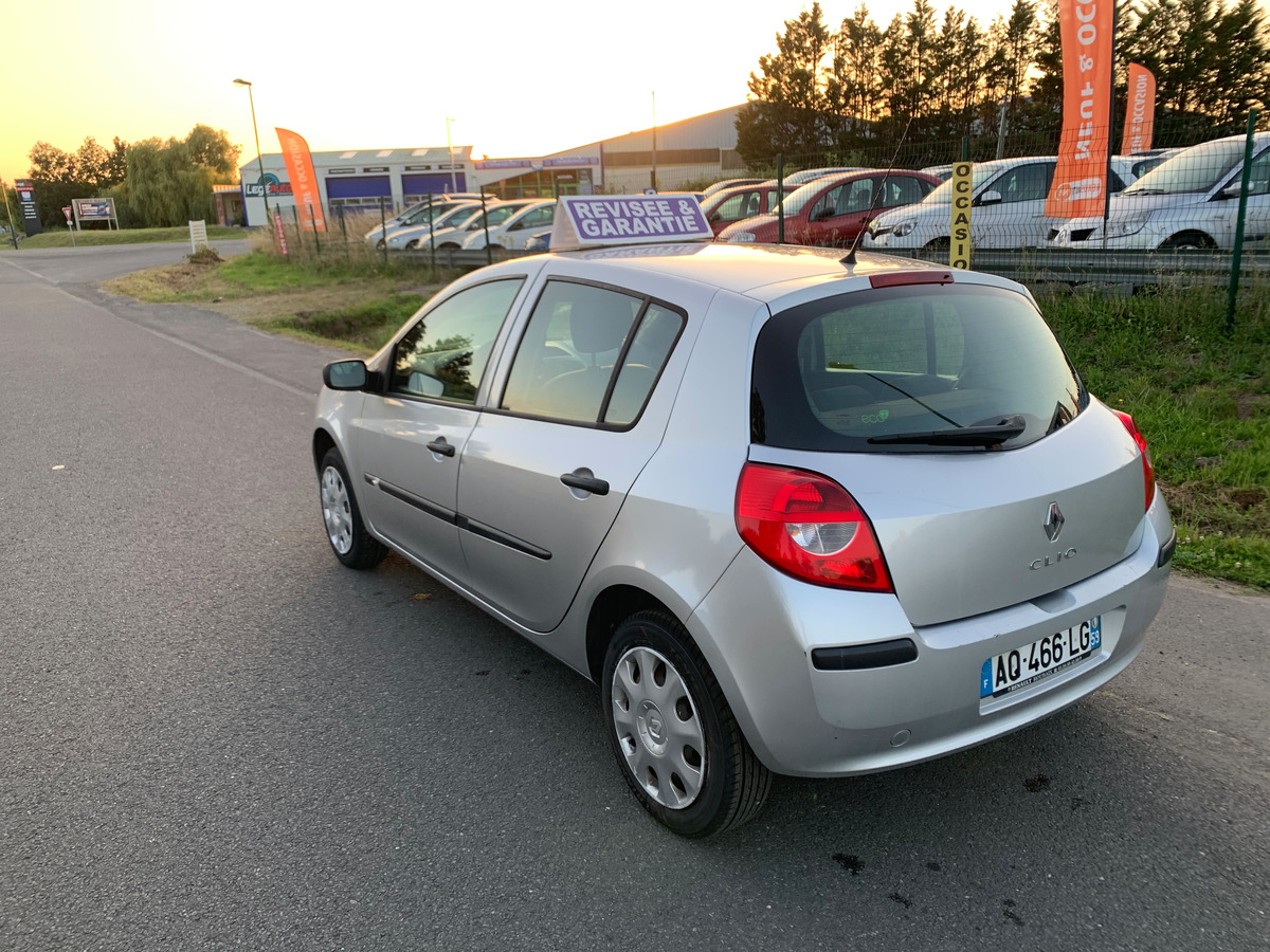 RENAULT Clio 1.2i 16v 75CV 108879KM