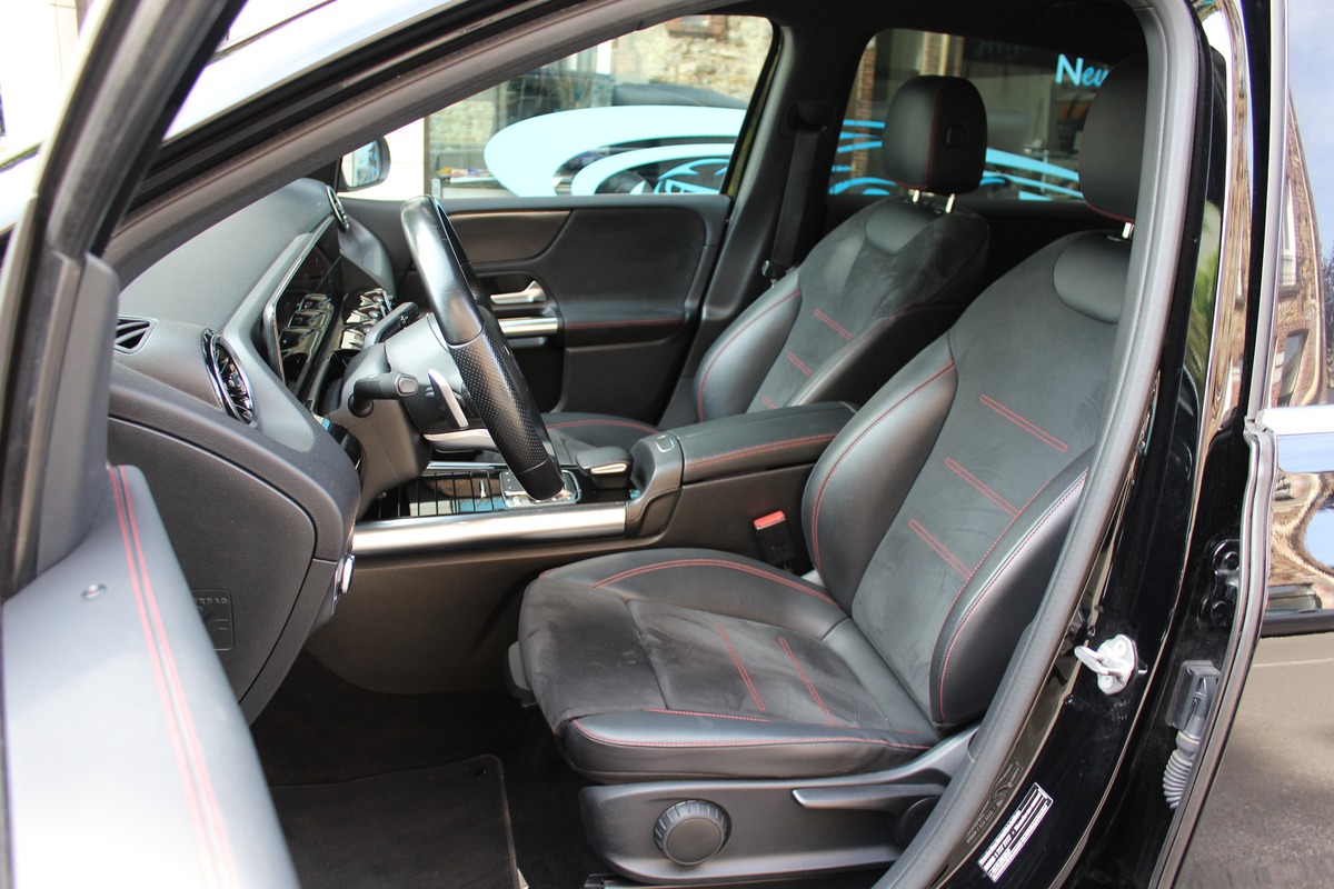 Mercedes Benz CLASSE B III 180 D AMG LINE 7G-DCT  (attelage)
